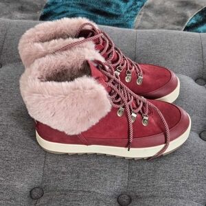 Koolaburra Red and Pink Fur-Lined Ankle Boots